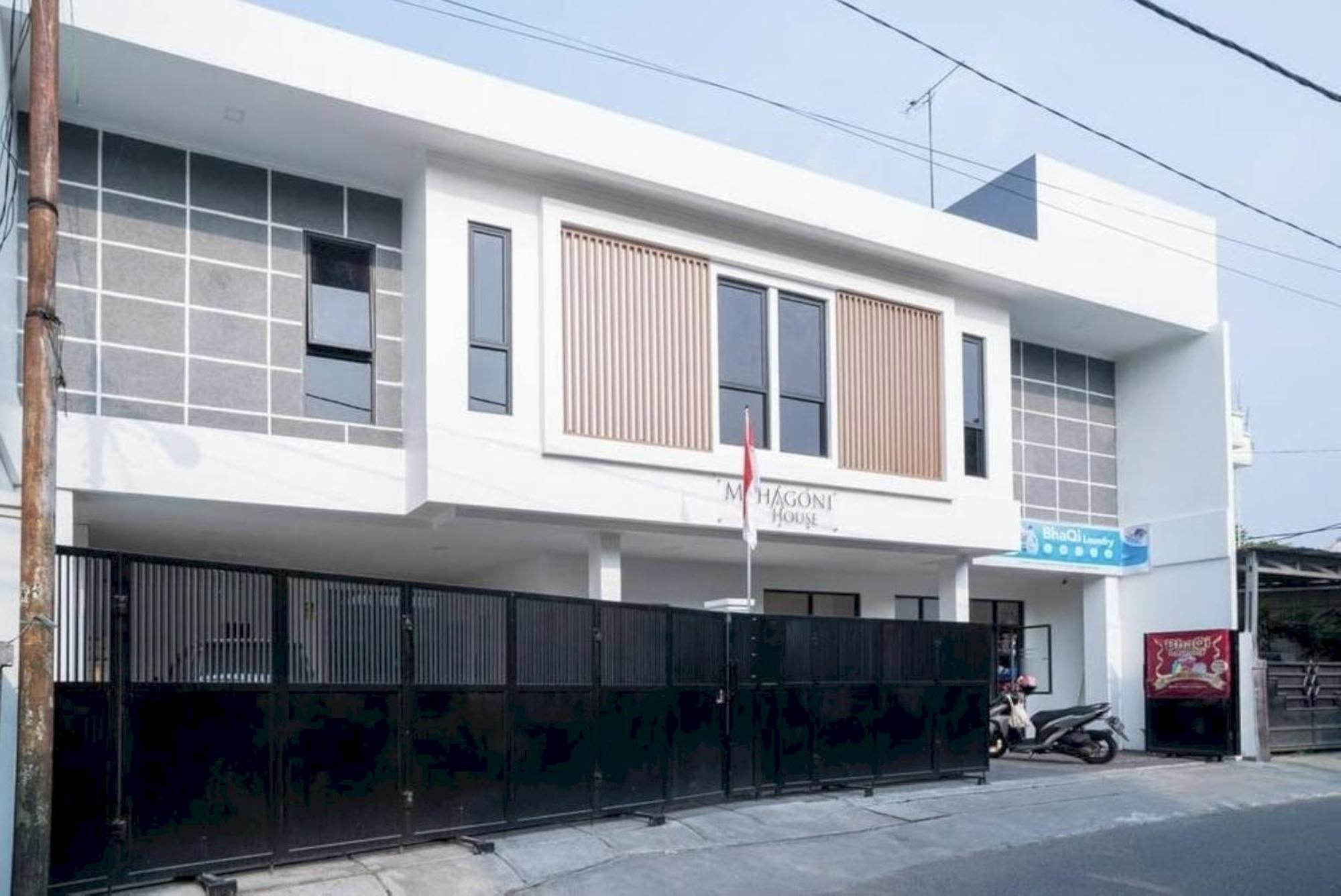 Hotel Oyo 94143 Mahagoni House Syariah Bogor Exterior foto