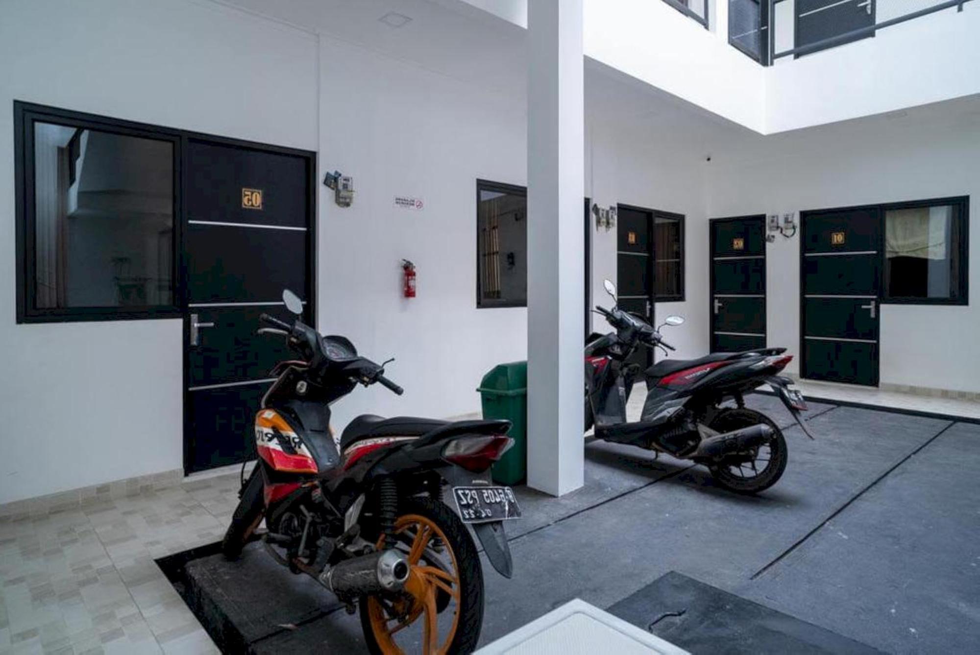 Hotel Oyo 94143 Mahagoni House Syariah Bogor Exterior foto